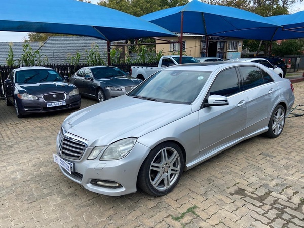 2011 MERCEDES BENZ E300 2011