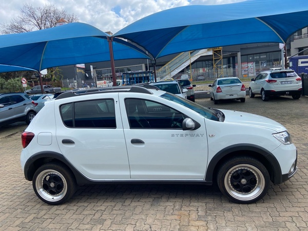 2017 RENAULT SANDERO 2017