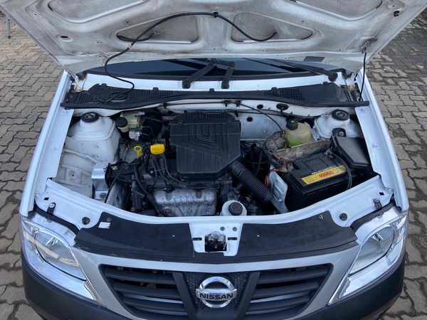2012 NISSAN NP 200 2012