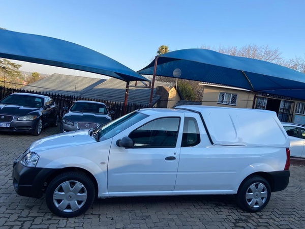 2012 NISSAN NP 200 2012