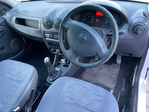 2012 NISSAN NP 200 2012