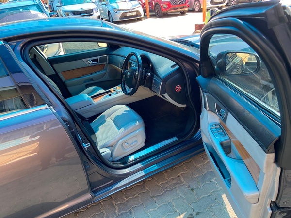 2009 JAGUAR XF 2009