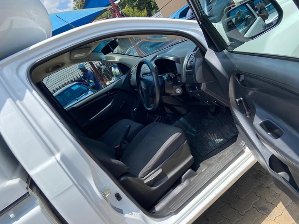 2022 ISUZU KB 250 2022 2.5 TURBO DIESEL