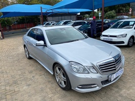 2011 MERCEDES BENZ E300 2011